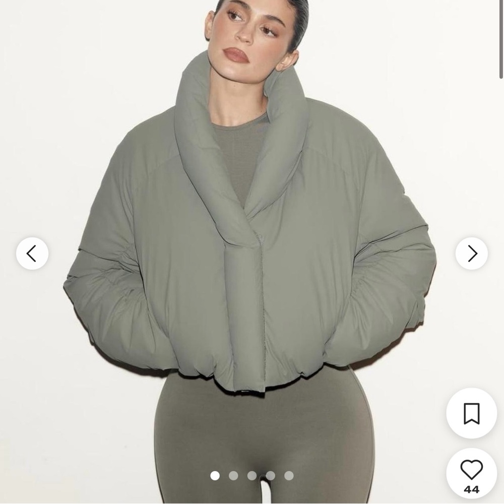 KHY by Kylie Jenner Cropped Puffer Jacket – Size XS – NWT - rare color - Picture 7 of 11